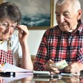 Danas počinje isplata penzija za april: proverite kog datuma vam leže novac