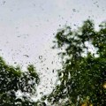 Cela Srbija pod narandžastim meteoalarmom zbog pljuskova s grmljavinom, lokalno i gradom