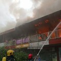 Posle više od 8 sati lokalizovan požar na Novom Beogradu: Drama u tržnom centru trajala od ranih jutarnjih časova: Dva…