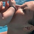 Ovo je ljubav! Aleksandra podelila sliku sa ćerkicom u bazenu, pa rastopila srca svih: "Moja devojčica..."