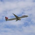 Bizaran incident prizemljio avion sa više od 200 putnika: Drama na visini od 10.000 metara, evakuisana letelica