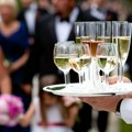 Konobar koga svi žele i javni nastup 360°: Nove obuke i digitalni servisi za privredu PKS