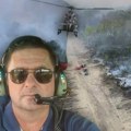 (Foto, video) "Gasio sam požare i u Španiji, ali ovde je teže. Vatra se širi i pod zemljom!": Pilot helikopterske jedinice…