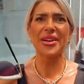 "Vlasnik mi je poklonio pola radnje", Jovana prošetala centrom Beograda silikone: "Kao kraljica da je došla"