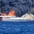 (Video) Gori jahta, crni oblak prekrio sve! Požar guta luksuzno plovilo u Hrvatskoj, prizori ostavljaju bez reči