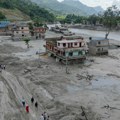 Potraga za radnicima zarobljenim u tunelima hidroelektrana! Trka sa vremenom spasilaca u Nepalu, u poplavama više od 900…