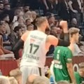 Ova situacija je iznervirala navijače Zvezde: Nije mogao da izvede slobodna bacanja, ali je mogao da slavi