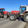 Traktori i dalje na putu Subotica - Žednik, poljoprivrednici ne odustaju od svojih zahteva