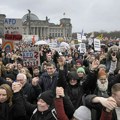 FOTO Masovni protesti protiv ekstremne desnice u Nemačkoj: U Berlinu oko 150.000 ljudi demonstriralo