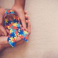 Problemi roditelja dece sa autizmom: Godinama čekaju na pomoć, za ličnog pratioca izdvajaju skoro celu platu
