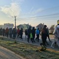 Studenti koji su juče ujutru krenuli pešaka iz Niša ka Kragujevcu, krupnim koracima grabe ka cilju (VIDEO)