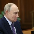 Putin: Samo jedan čovek koči mir