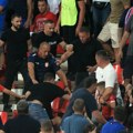 MUP ćuti: Huligani pred Žandarmerijom tukli ljude na utakmici, nadležni ni reč o tome