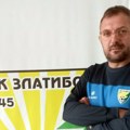 Tmušić na klupi