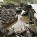 Поплаве: Напукао још један мост у Адранима