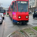 Udarao je pesnicom u glavu, pa je šutirao kad je pala: Dragan koji je pretukao vozačicu tramvaja imao zabranu prilaska…