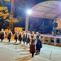 Muzički program u Busilovcu: Još jedno paraćinsko selo ugostilo folkloraše (foto)