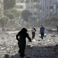 Izrael gađao vozilo Hitne pomoći? Palestinski zvaničnici: Ubijeno 15 ljudi (foto)