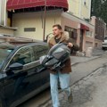 Biković došao po sina! Miloš uhvaćen ispred porodilišta, spreman da vodi naslednika kući