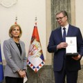 Oglasio se Vučić nakon odlikovanja klaudije Teni: Danas možemo sa ponosom da konstatujemo da pozitivna dinamika odnosa…