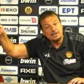 Ataman pobesneo, ustao i otišao: Zbog jednog pitanja novinara vikao i pretio prstom