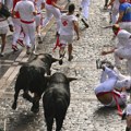 Počeo najsmrtonosniji festival na svetu: U Pamploni održana prva ovogodišnja trka sa bikovima (FOTO)