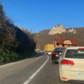 Veliki broj Srba jutros krenuo na more Stvorila se ogromna kolona