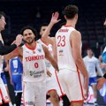 Turska bez jednog od glavnih igrača u polufinalu: Čak ni ne trenira, a evo kako hoda! Okršaj Srba u emiratima: Jović stao na…