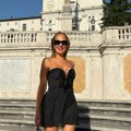 Tračice preko grudi i crni minić: Bogata Srpkinja u 53. godini ima telo za desetku, a svako jutro počinje ovim namirnicama