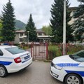 Dojave o bombama u nekoliko škola u Srbiji: Učenici evakuisani, policija na terenu