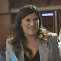 Mladen Cvijetić objavio kako ga Dina Vučinić udara fasciklom u Skupštini Novog Sada VIDEO