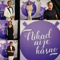Borba veterana: Počelo finale "Nikad nije kasno", a 12 pevača u trci za pobedu, gde dame dominiraju - "Voditelji i žiri…