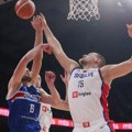 Srbija se neočekivano muči, Jokić prvi put pogodio tek u 14. minutu: Novi košarkaš Partizana ubacio 15 poena