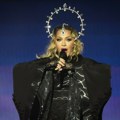 Šta se dešava sa Madonom? Fanovi zabrinuti nakon bizarnog snimka iz kreveta VIDEO