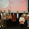 Ovo su "vitezovi Srbije": Na Vidovdanskim svečanostima uručene nagrade za najuspešnije pojedince i organizacije: Među…