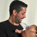 Toma Momirović objavio prvu fotografiju sa ćerkom: Ministar dobio treće dete: “Roditeljstvo je najvažnija uloga koju…