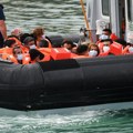 Gumeni čamac sa migrantima izduvao se u Lamanšu, udavila se jedna osoba