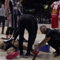 Jezivo! Strašna povreda ognjena dobrića: Srpski košarkaš nezgodno doskočio - saigrači odmah pritrčali (video)