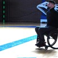 "Voleo bih da je meni pre 16 godina neko..." Milan iz bolnice izašao 5 dana pre mature, umesto odela kupovao invalidska kolica