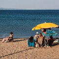 "Scena kao iz Sutomora, pa je l ovo odmor": Srbin šokiran prizorom sa plaže u Grčkoj, podelio i fotografiju