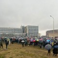 Studenti i građani protestuju ispred Radio-Televizije Kragujevac