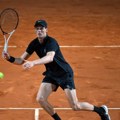 Siner izgubio prvi set 6:1, pa „pomeo“ Amerikanca