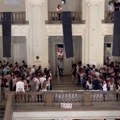 Ovacije za profesore odzvanjale zgradom Građevinskog fakulteta: Ne uvode onlajn nastavu VIDEO