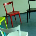 Čarobna vežba na stolici, žene oduševljene Stomak i kilogrami se tope, sve to može da se radi i na poslu