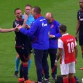 (VIDEO) Arnautović se povredio pa pretio: Neću ti ovo zaboraviti!