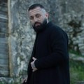 "Radio sam u piceriji, živio pored gorblja i išao prevozom" Pevač završio školu za kuvara, a onda ga je slava bacila u…