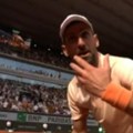 Novak Đoković u jeku velike borbe sa Fonsekom pobesneo na kamermana: "Možeš li više da mi uđeš u facu?"