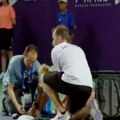 Jezivi prizori u Kini na WTA turniru: Teniserka kolabirala u sred poena, meč prekinut