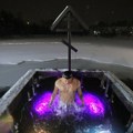 Čudesno: Bogojavljensko kupanje u Rusiji na minus 41 stepen! (video, foto)