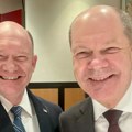 Ko je na slici Šolc? Nemački kancelar i američki senator kao blizanci: "Divno je ponovo videti mog dvojnika" (foto)